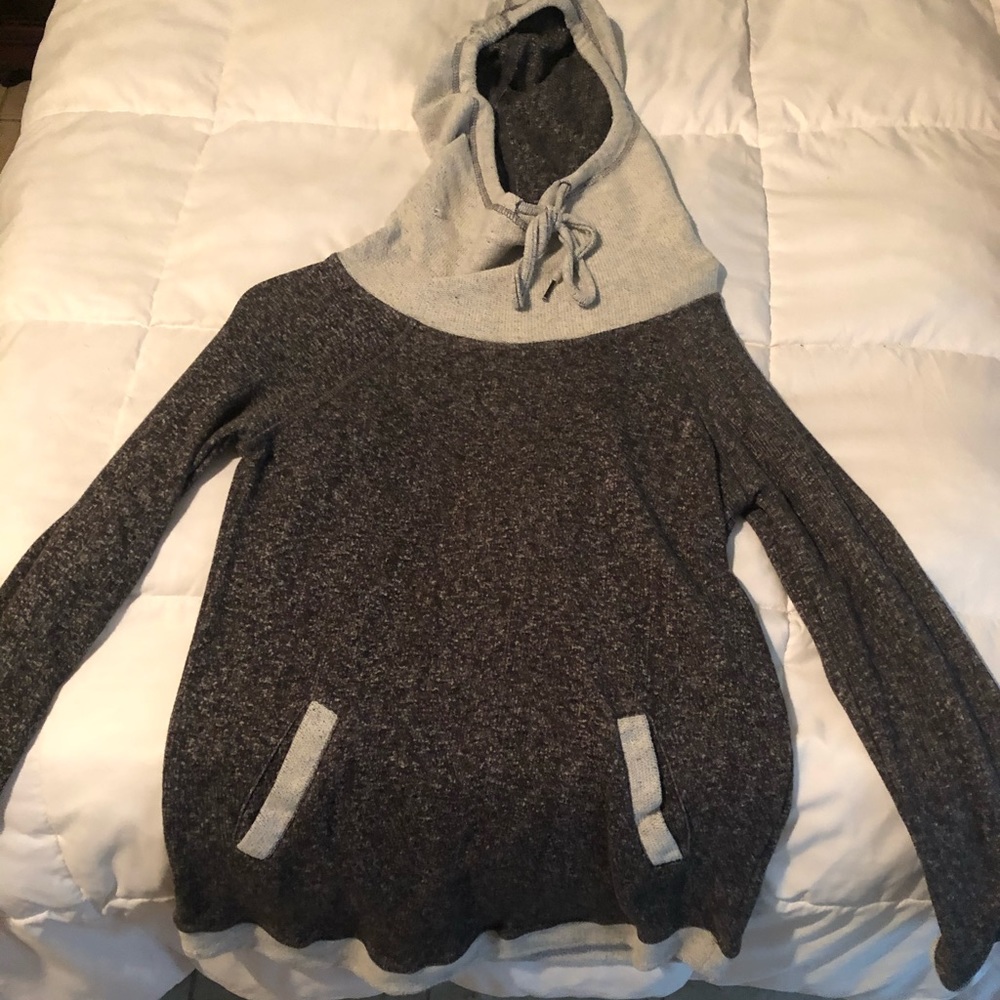 Long sleeve grey hooded tunic